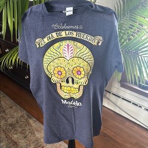 Modelo Sugar Skull T-shirt